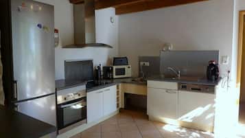 Réfrigérateur, micro-ondes, four, lave-vaisselle