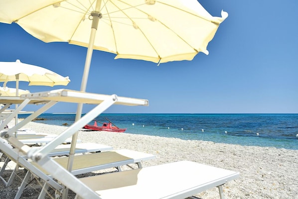 Plage privée à proximité, sable blanc