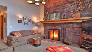 Smart TV, fireplace, DVD player