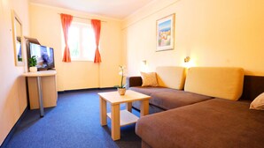 Living area - Apartments Ivica, (16508), Podstrana, hr (Podstrana)