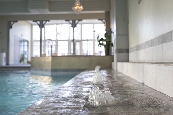 Sauna, hot tub, steam room, body treatments, Swedish massages, facials