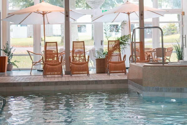 Un sauna, una bañera de hidromasaje, baño turco, tratamientos corporales