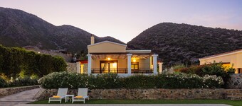 Dream Villa Anemone, Cretan Gem with SeaViews