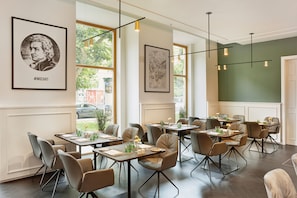 Morgenmadsbuffet hver dag (29 EUR pr. person)