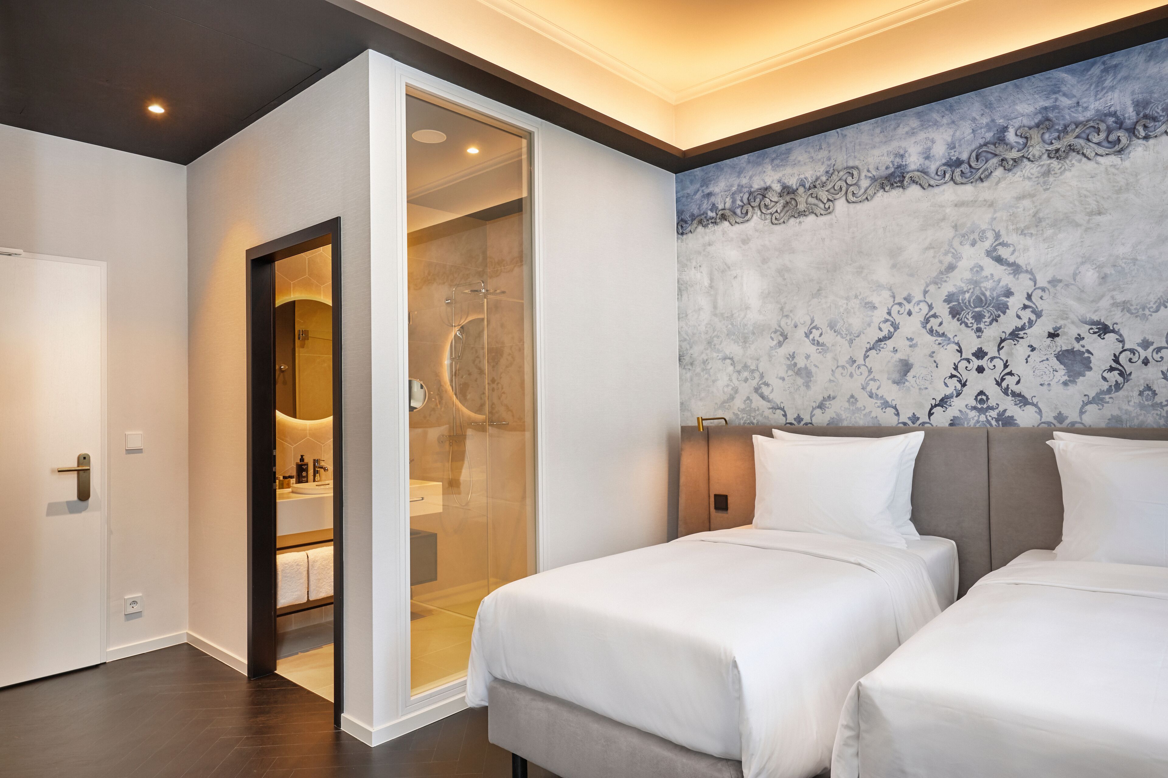 junior suite | 1 bedroom, hypo-allergenic bedding, free minibar, in-room safe