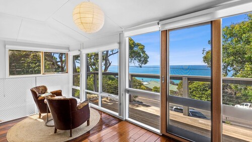 Retro Beach Vibes - Lorne life in style