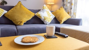 Apartment, 1 Double Bed with Sofa bed, Garden View, Ground Floor | Living room - Old Tolbooth at the Royal Mile (Edinburgh)