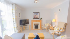 Apartment, 1 Double Bed with Sofa bed, Garden View, Ground Floor | Living area - Old Tolbooth at the Royal Mile (Edinburgh)