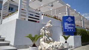 Front of property - Hotel Union (Eforie)