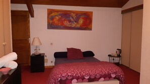 3 chambres, fer et planche Ă repasser, Wi-Fi, draps fournis