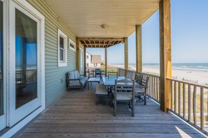 Outdoor dining - Large Oceanfront Home - Multiple Ocean View Decks & 2 Living Areas (Folly Beach)