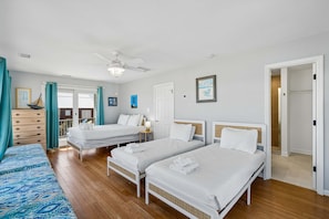 5 bedrooms, iron/ironing board, WiFi, bed sheets - Large Oceanfront Home - Multiple Ocean View Decks & 2 Living Areas (Folly Beach)