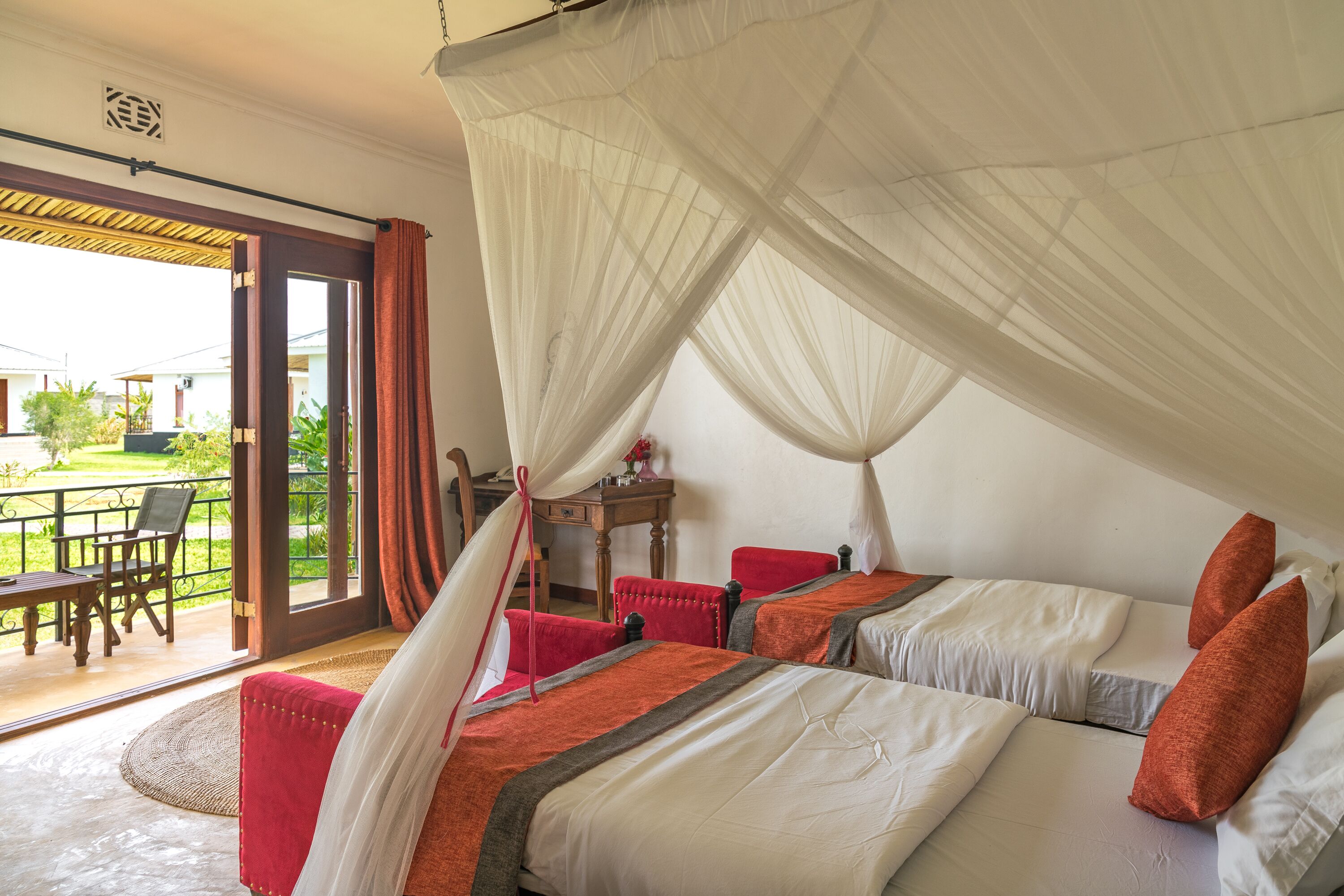 twin room, multiple beds | in-room safe, bed sheets, wheelchair access