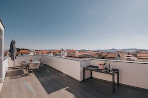 Apartment | Terrace/patio - Apartments PiiP-ni-More (Vodice)