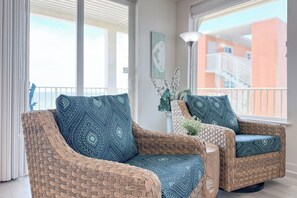 Interior - BEACHFRONT, ZERO-ENTRY POOL, LUXURY CONDO (Gulf Shores)