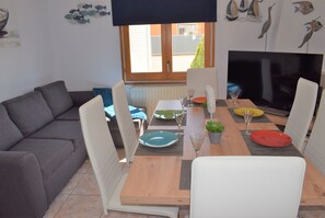 Dining - 386-Beautiful house with pool (Empuriabrava)