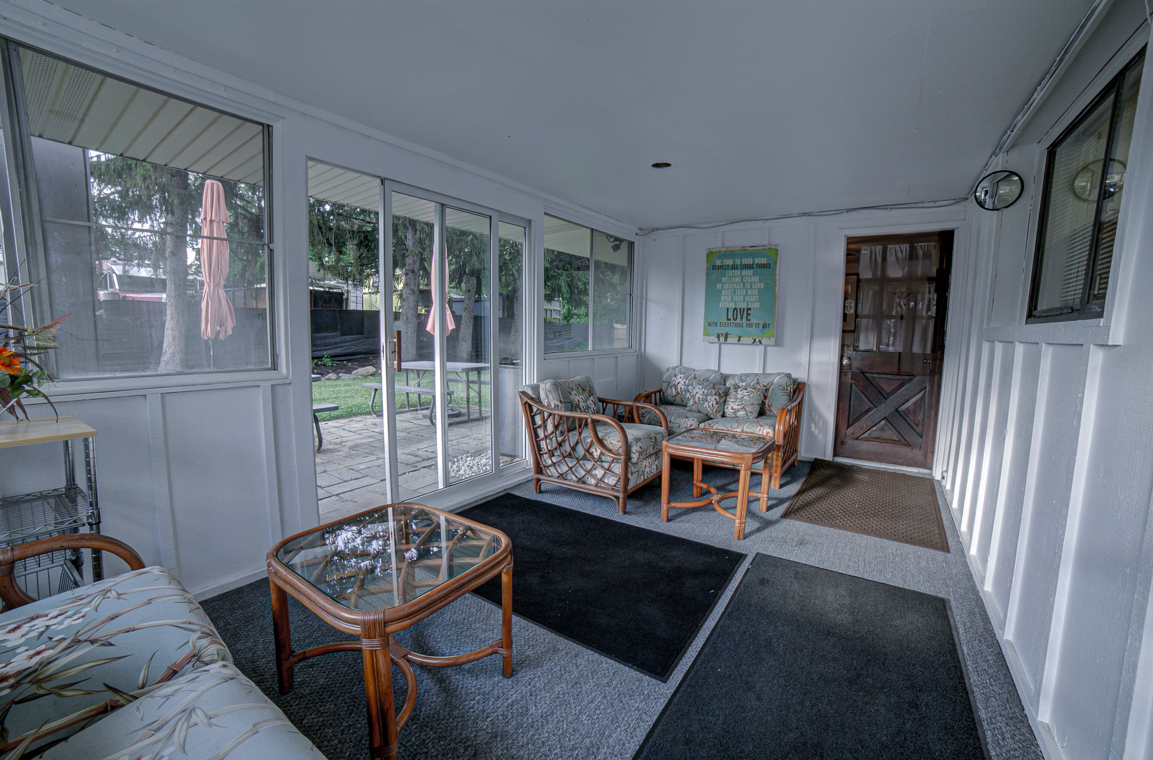 Country Patio - enclosed 