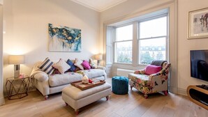 Unclassified image, 4 of 43, button - Glencairn Apartment at The West End (Edinburgh)