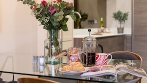 Unclassified image, 3 of 43, button - Glencairn Apartment at The West End (Edinburgh)