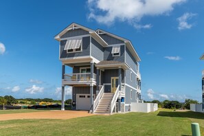 Exterior - Marie's Ocean View: Private Pool, Hot Tub (Corolla)