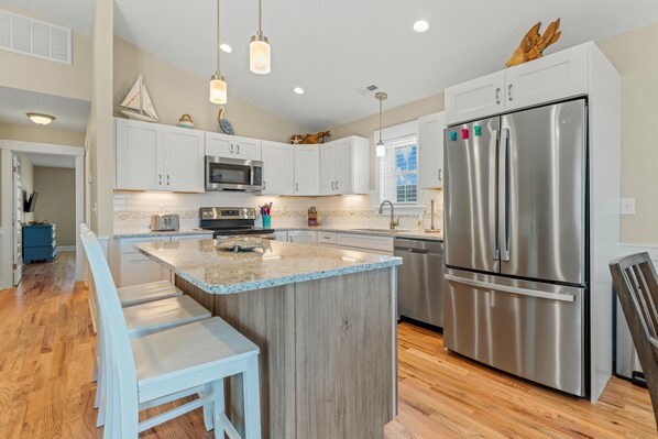 Fridge, microwave, oven, stovetop - Marie's Ocean View: Private Pool, Hot Tub (Corolla)