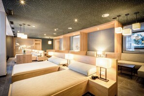 Couples treatment room(s), sauna, steam room, body treatments