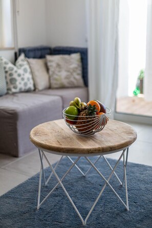 TV - Lemon Tree - Waterside apartments (Luz)