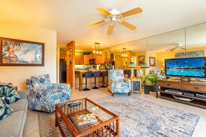 Flat-screen TV, DVD player, books - Maui Kamaole #I-114 Renovated and Upgraded, Full A/C, Across from the beach (Kihei)