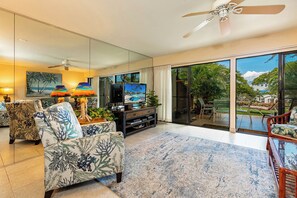 Flat-screen TV, DVD player, books - Maui Kamaole #I-114 Renovated and Upgraded, Full A/C, Across from the beach (Kihei)