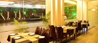 蘇拉吉皇宮飯店