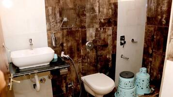 Deluxe Double Room | Bathroom