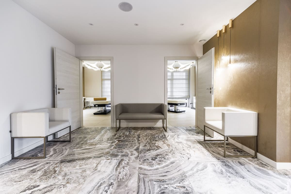 body treatments, hydrotherapy, aromatherapy, hot stone massages