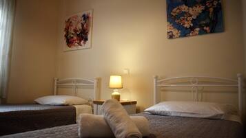 2 quartos, ferros/tábuas de passar roupa, Wi-Fi, roupa de cama