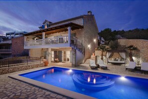Outdoor pool, a heated pool - Exclusive and private Villa, seaside in Vinisce, 30 min from Split airport (Vinišće)