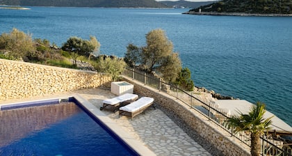 Exclusive and private Villa, seaside in Vinisce, 30 min from Split airport