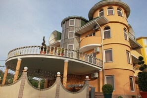 Exterior - Hotel bourgeoisie (Sochi)