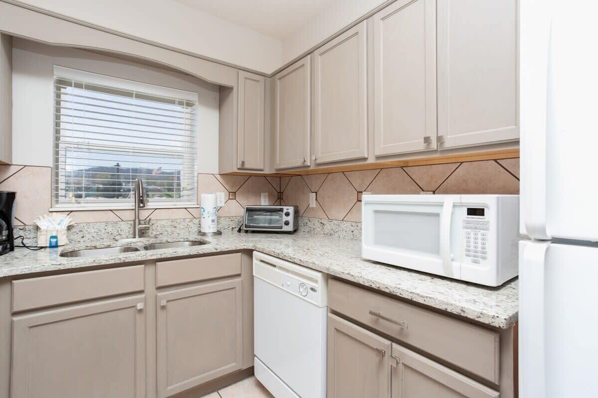 冰箱、微波炉、烤箱、炉灶