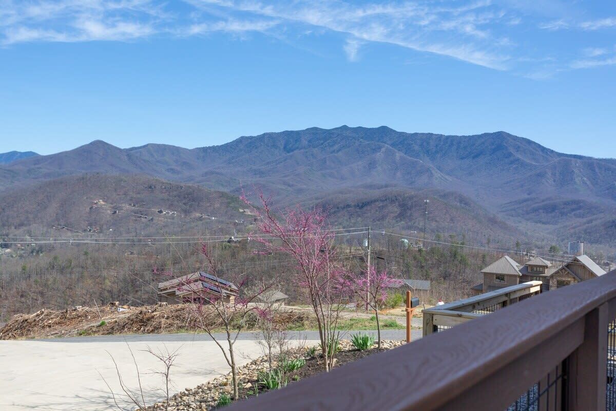 Million Dollar Views/Near Downtown Gatlinburg/New