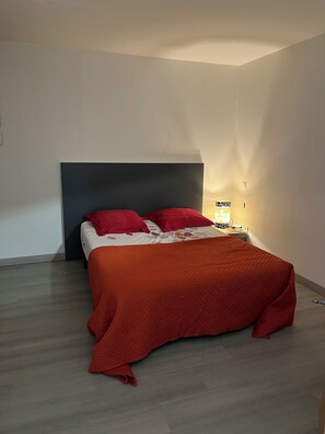 1 sovrum, strykjärn/strykbräda, barnsängar och wi-fi