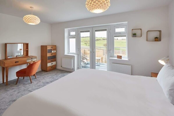 4 bedrooms, iron/ironing board, free WiFi, bed sheets