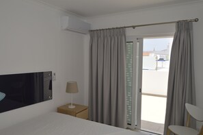 2 chambres, fer et planche à repasser, Wi-Fi gratuit, draps fournis