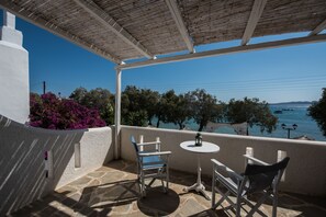 Standard Room | Terrace/patio - Ostria Studios & Apartments (Paros)
