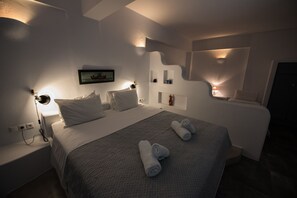 Superior Studio | Hypo-allergenic bedding, soundproofing, free WiFi, bed sheets - Ostria Studios & Apartments (Paros)