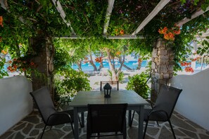 Deluxe Apartment | View from room - Ostria Studios & Apartments (Paros)