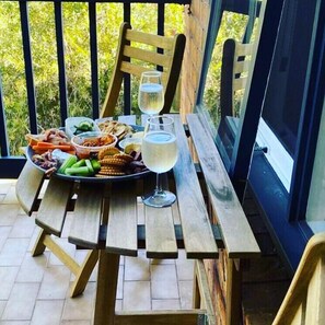 Outdoor dining - Knights on Castle ⚜️ (Adelaide)