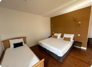 2 bedrooms, desk, iron/ironing board, free WiFi - Peaceful house in the heart of the Pyrenees (Igon)