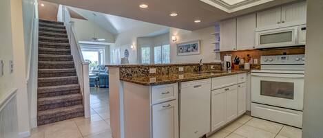 Villa, 3 habitaciones | Cocina privada | Refrigerador, horno, cafetera y tetera y tostadora