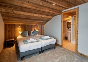 6 bedrooms, travel cot, WiFi, bed sheets - Chalet Jean France (Morzine)