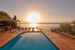Seasonal outdoor pool - Cape Kitries (West Mani)