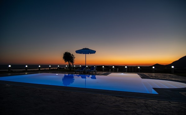 Seasonal outdoor pool